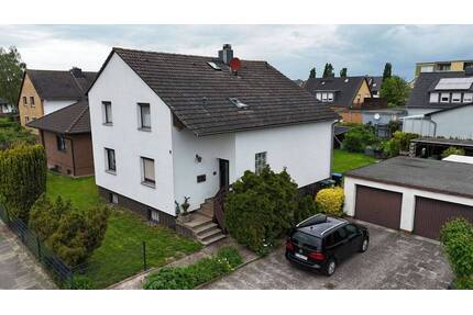 2 Familienhaus mit großem Grundstück + 2 Garagen - Lengede Broistedt