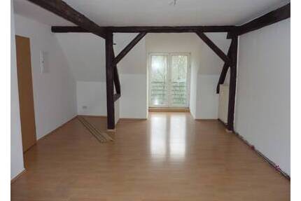 - Gemütliche Dachgeschoss-Wohnung - - Weißenfels