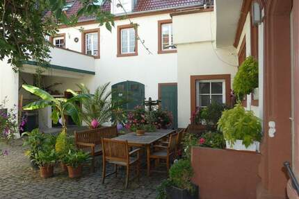 Investitions-Highlight - Renaissance-Anwesen - Baujahr 1613 - saniert 2016 - Maikammer