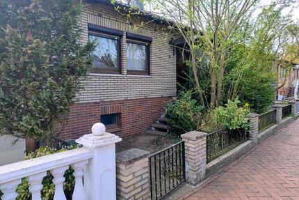 Reihenhaus in der Kulmer Straße in liebevolle Hände abzugeben - Bremen Burglesum