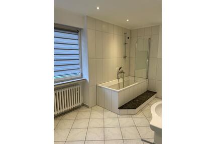 schöne 3-Zimmer Wohnung mit Balkon und Gäste WC - Zeil am Main