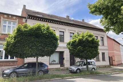 Haus zum Kaufen in Aschersleben , Sachs-Anh 89.000,00 € 430 m²