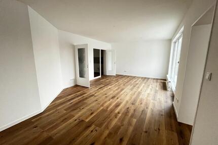 Helle, frisch renovierte 2-Zimmer-Wohnung mit Balkon - Osnabrück Nahne