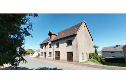 Haus zum Kaufen in Beverungen-Haarbrück 110.000,00 € 155 m²