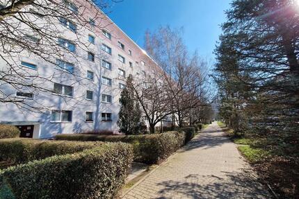 **JETZT EINZIEHEN**3-Zimmer-Wohnung EG Balkon Bad mit Wanne ab Sofort - Leipzig West