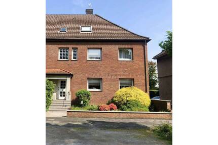 RE - HILLERHEIDE: FAMILIEN AUFGEPASST! WOHNEN AUF CA. 225 m² DHH 8- ZIMMER GARTEN 2 - GARAGEN - Recklinghausen