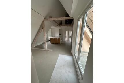 Dachgeschoss Wohnung - 924,00&nbsp;EUR Kaltmiete, ca.&nbsp; 84,00&nbsp;m&sup2; in Ludwigshafen am Rhein (PLZ: 67069) Edigheim