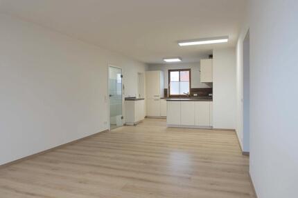 Moderne 3-Zimmer-Wohnung mit Balkon, Küche und TG (73qm) - Berngau