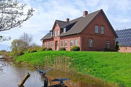 Haus zum Kaufen in Neukirchen 1.390.000,00 € 380 m²