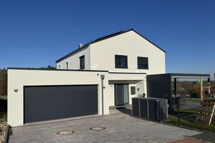 Haus zum Kaufen in Kirchenthumbach 790.000,00 € 186 m²