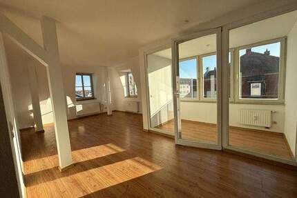 * sonnige Eigentumswohnung im DG * Wintergarten * KücheBad mit Fenster * - Markkleeberg