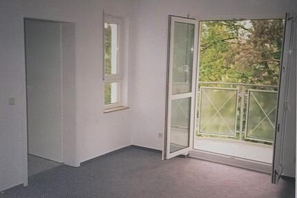 Bernau, provisionsfrei! 2 ZKB im Park mit Balkon+Stellplatz - Bernau bei Berlin