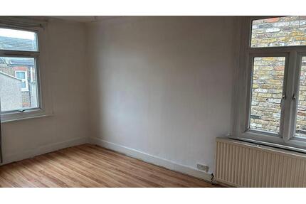 WG Zimmer Wohnung London NW 10 - 800,00&nbsp;EUR Kaltmiete, ca.&nbsp; 70,00&nbsp;m&sup2; in Berlin (PLZ: 10115) Mitte
