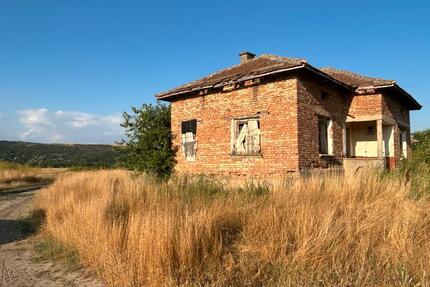Sanierungsobjekt in Idylle in Debovo - Bulgarien - Wiesbaden Südost