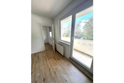 Tolle Singlewohnung im EG mit Balkon + Dusche + Küche - Gera Bieblach-Ost