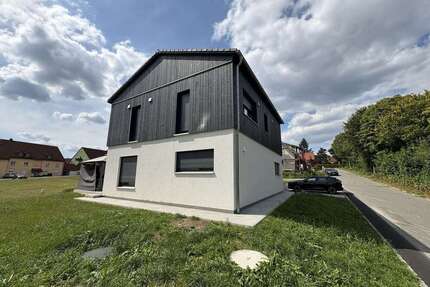 Haus zum Kaufen in Wiesau 349.000,00 € 153 m²