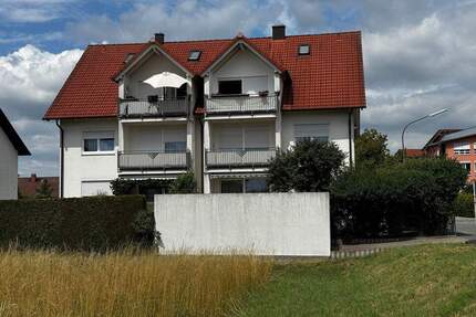 Attraktive 3 Zimmer Wohnung mit Balkon in Strullendorf