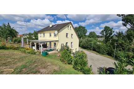 Doppelhaushälfte mit sehr großem Randgrundstück nahe Jena - Stadtroda