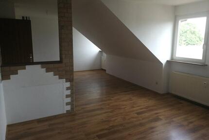 Schöne Eigentums- Dachwohnung - 129.000,00&nbsp;EUR Kaufpreis, ca.&nbsp; 81,92&nbsp;m&sup2; in Bischofswerda (PLZ: 01877)