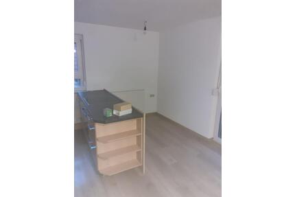 Attraktive möblierte 3 Zimmer Wohnung mit Balkon - Steinheim am Albuch