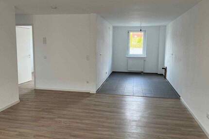 2 ZW mit großem Wohn-Essbereich und offener Küche, Süd-Balkon zum Innenhof, 3. OG mit Aufzug - Fürth Südstadt