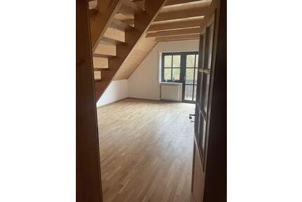 3,5 Zimmer Wohnung mit Galerie und Südbalkon im ländlichen Freising