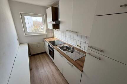 Bezahlbar. Praktisch. Bezugsfrei - Modernisierte 2-Zimmer-Wohnung am Hageberg - Wolfsburg Laagberg