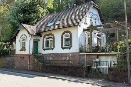 Einfamilienhaus in Wetter-Volmarstein 715 qm Grund 140 qm Wohnfläche - Wetter (Ruhr) / Volmarstein