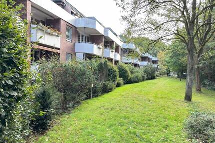 Charmante 2 Zi.-Wohnung in zentraler Lage, mit Loggia und Stellplatz - Wedel