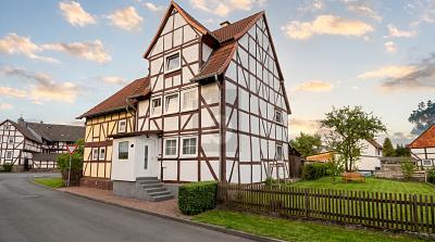 WOHNEN MIT CHARME - 199.000,00&nbsp;EUR Kaufpreis, ca.&nbsp; 110,00&nbsp;m&sup2;&nbsp;Wohnfl&auml;che in Staufenberg (PLZ: 34355)