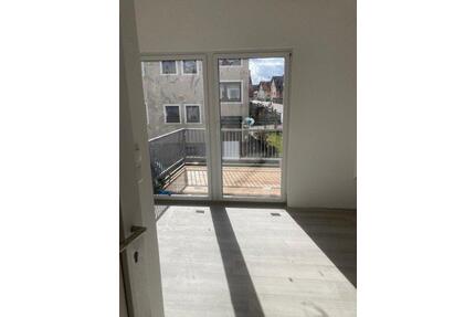 kleine 3 Zimmer Wohnung - 595,00&nbsp;EUR Kaltmiete, ca.&nbsp; 60,00&nbsp;m&sup2; in Pfatter (PLZ: 93102)