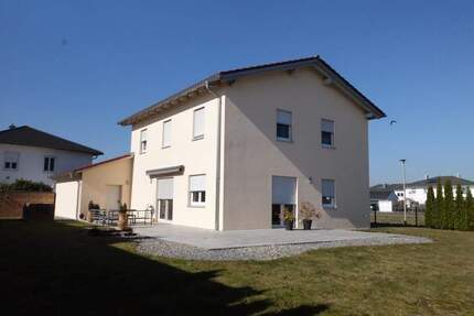 Sehr gepflegtes sonniges EFH - RESERVIERT - Straubing
