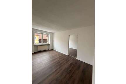 Wohnung zum Mieten in Bruck in der Oberpfalz 716,64 € 84.31 m²