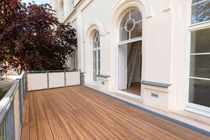 Wohnung zum Kaufen in Zwenkau 235.000,00 € 101.79 m²