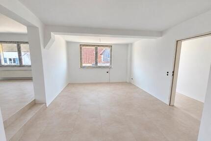 150 m² – 6-Zimmer-Wohnung mit Balkon, Garten & Garage - Habichtswald