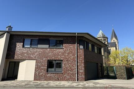 IMMOBILIEN GUMNIOR präsentiert: moderne Obergeschosswohnung in zentraler Lage von Neuenkirchen