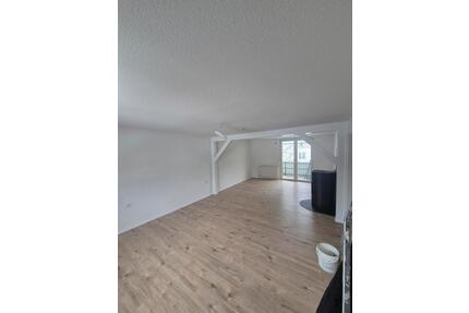 Top sanierte 4-Zimmer-Wohnung - 900,00&nbsp;EUR Kaltmiete, ca.&nbsp; 95,00&nbsp;m&sup2; in Alheim (PLZ: 36211)