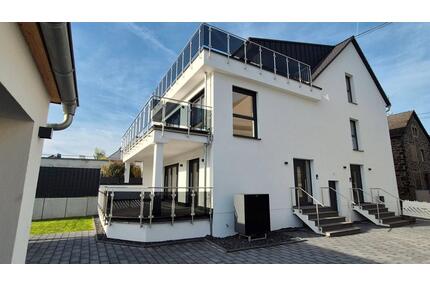 Komfortable 2 Zimmer DG-Wohnung mit großer Terrasse in Bassenheim - Urmitz