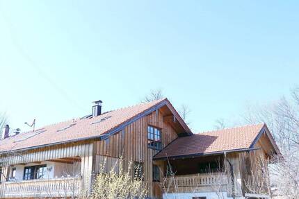 Außergewöhnliche 4-Zimmer-Maisonette-Wohnung; Anfragen bitte nur per email! - Lenggries
