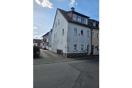 Reiheneckhaus in Pressath - 80.000,00&nbsp;EUR Kaufpreis, ca.&nbsp; 120,00&nbsp;m&sup2; in Kemnath (PLZ: 95478)