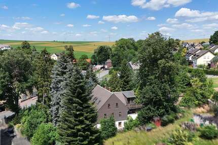 Haus zum Kaufen in Neukirchen 250.000,00 € 203 m²