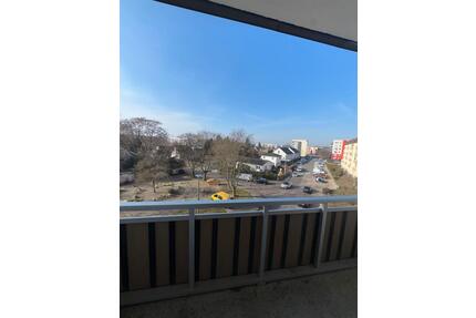Helle 3-Zimmer-Wohnung mit Balkon in ruhiger Lage - Magdeburg Großer Silberberg