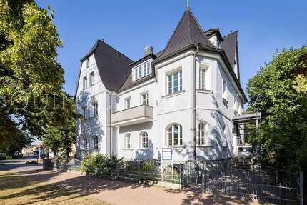 Haus zum Kaufen in Neuendettelsau 1.250.000,00 € 366 m²