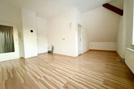 Gemütliche 3-Raum-Dachgeschosswohnung - große Wohnküche - Kaminanschluss - Sicht! - Annaberg-Buchholz