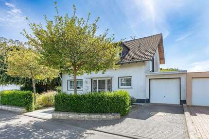 Haus zum Kaufen in Niederkassel 557.000,00 € 131.15 m²