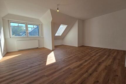 Attraktive renovierte Dachgeschoßwohnung ab sofort zu vermieten ! - Balve