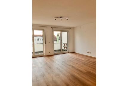 Zentrale Wohnung zu vermieten - 760,00&nbsp;EUR Kaltmiete, ca.&nbsp; 87,00&nbsp;m&sup2; in Deggendorf (PLZ: 94469)