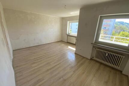 Demnächst frei! 2-Zimmer-Wohnung in Plettenberg Eschen mit Balkon und Boden