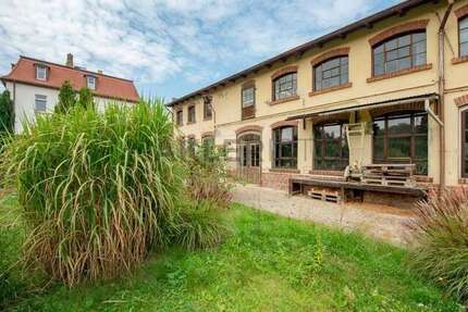 Haus zum Kaufen in Böhlen 350.000,00 € 231.86 m²