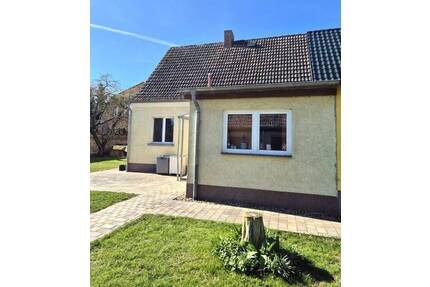 charmante Doppelhaushälfte - 80.000,00&nbsp;EUR Kaufpreis, ca.&nbsp; 88,00&nbsp;m&sup2;&nbsp;Wohnfl&auml;che in Neutrebbin (PLZ: 15320) Altlewin